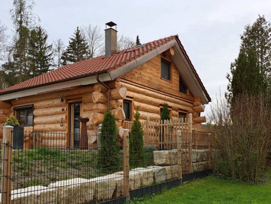 Blockhaus mit Garten in Rottenburg