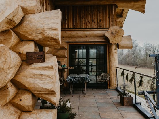 Holzarten für Naturstammhäuser